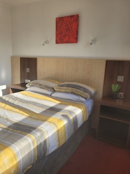 The Gatwick White House Hotel