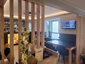 The Gatwick White House Hotel