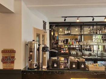 The Gatwick White House Hotel