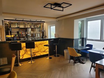 The Gatwick White House Hotel