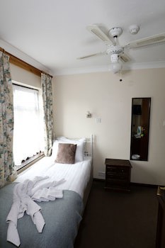 Aylesbray Lodge