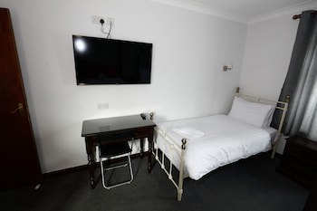 Aylesbray Lodge