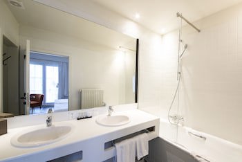 Cortina Hotel