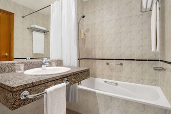Ramada By Wyndham Madrid Tres Cantos