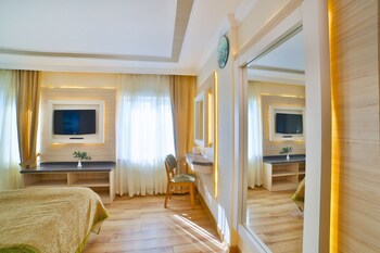 Bulvar Palas Old City Hotel