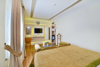 Bulvar Palas Old City Hotel