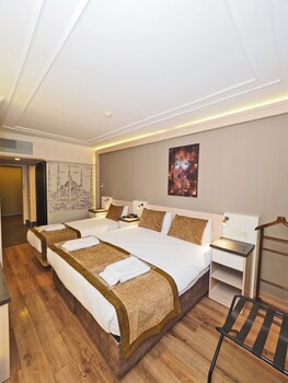 Bulvar Palas Old City Hotel