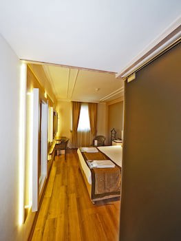 Bulvar Palas Old City Hotel