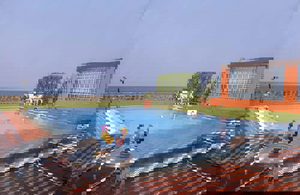 Al Nawras Island Resort