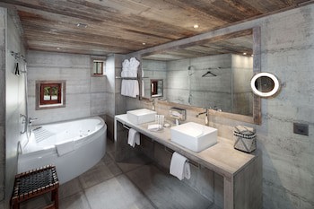 Hostellerie Du Pas De L'ours Relais Et Chateaux