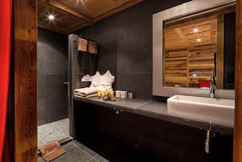 Hostellerie Du Pas De L'ours Relais Et Chateaux