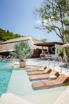 Binniguenda Huatulco & Beach Club