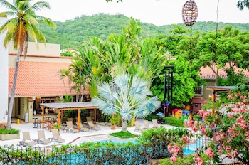 Binniguenda Huatulco & Beach Club