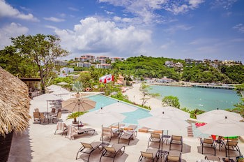 Binniguenda Huatulco & Beach Club