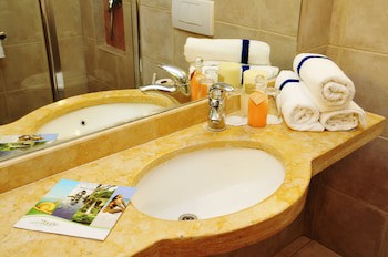 Ein Gedi Kibbutz Hotel
