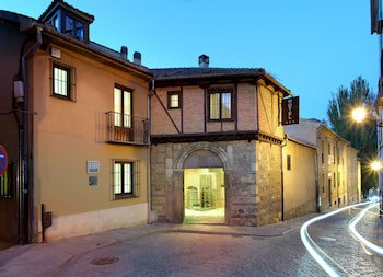 Exe Casa De Los Linajes