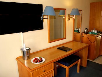 Safari Hotel & Convention Centre