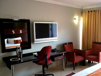 Safari Hotel & Convention Centre