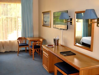 Safari Hotel & Convention Centre