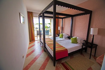 Golden Tulip Taj Sultan Resort