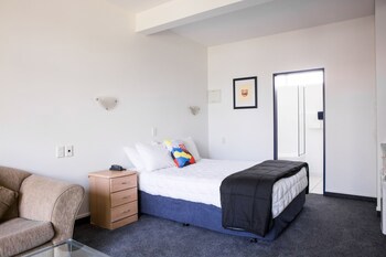 U Studios Paraparaumu Beach