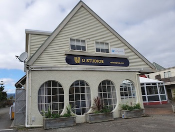 U Studios Paraparaumu Beach