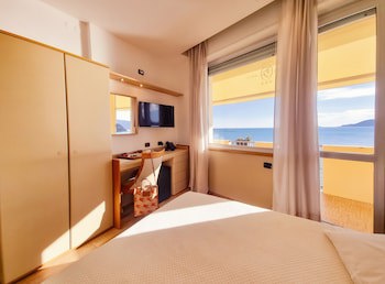 Hotel Florida Lerici galeri fotoğrafı
