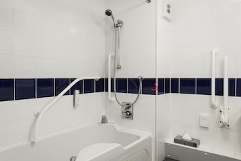 Days Inn By Wyndham Telford Ironbridge M54