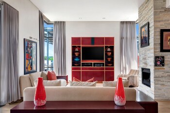 African Pride Melrose Arch Hotel, Autograph Collection