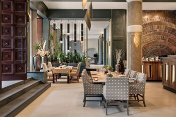 African Pride Melrose Arch Hotel, Autograph Collection