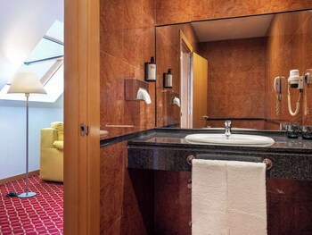 Hotel Leon Camino Affiliated By Melia