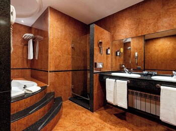 Hotel Leon Camino Affiliated By Melia