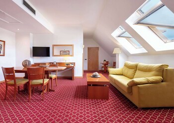 Hotel Leon Camino Affiliated By Melia