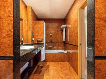 Hotel Leon Camino Affiliated By Melia