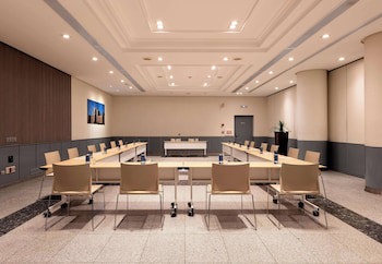 Hotel Leon Camino Affiliated By Melia