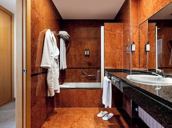Hotel Leon Camino Affiliated By Melia