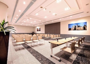 Hotel Leon Camino Affiliated By Melia