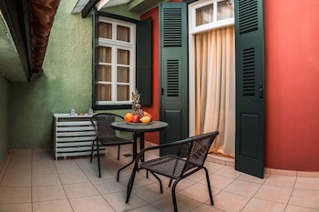 Ilion Hotel Suites