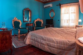 Ilion Hotel Suites