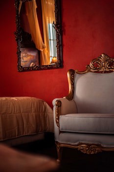 Ilion Hotel Suites