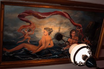 Ilion Hotel Suites