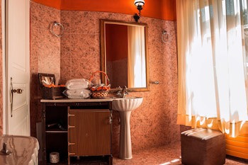Ilion Hotel Suites