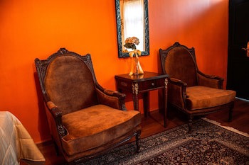Ilion Hotel Suites