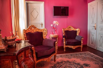 Ilion Hotel Suites