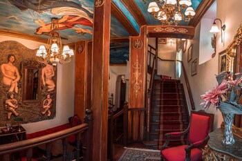 Ilion Hotel Suites