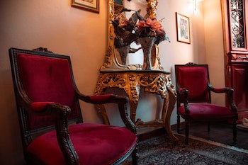 Ilion Hotel Suites