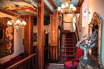 Ilion Hotel Suites