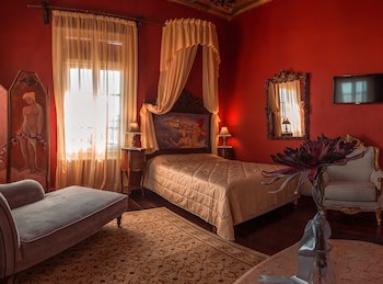 Ilion Hotel Suites