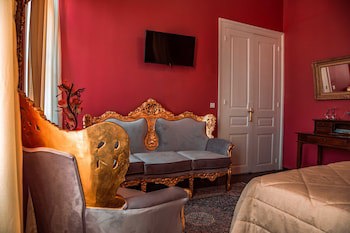 Ilion Hotel Suites