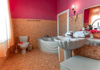 Ilion Hotel Suites